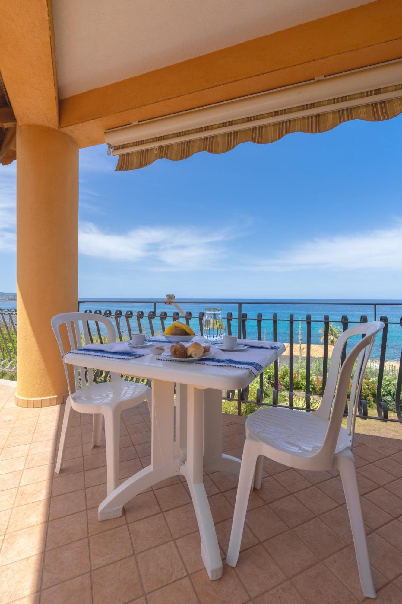 Residence Pietre Bianche Aparthotel Pizzo  Exterior photo