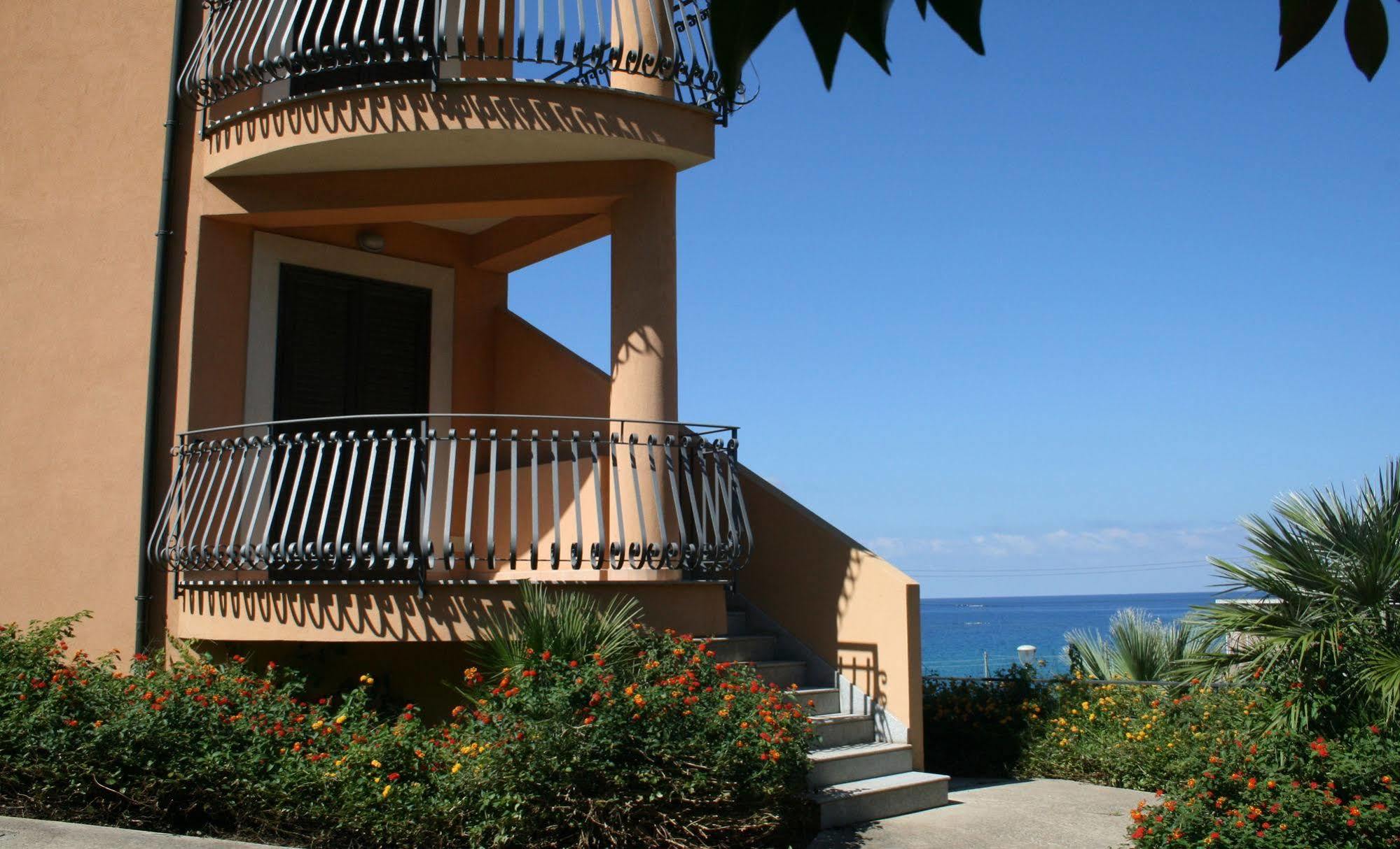 Residence Pietre Bianche Aparthotel Pizzo  Exterior photo